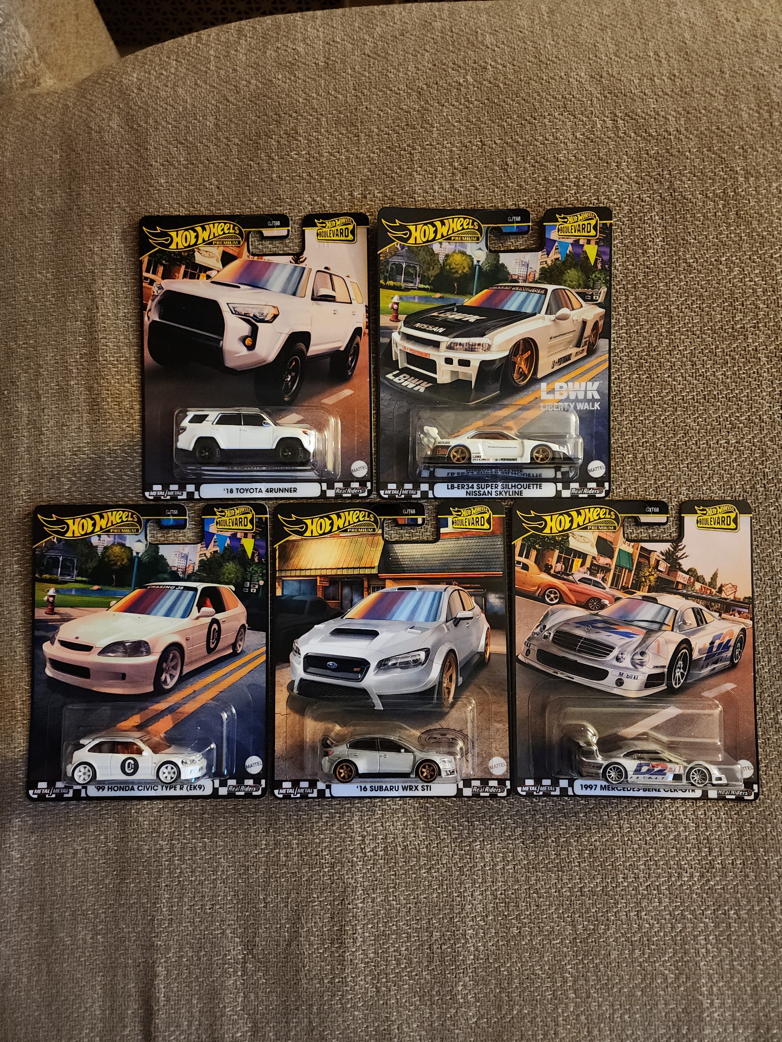 HOT WHEELS-RANDOM 5 CAR NO NUMBER'S BOULEVARDS