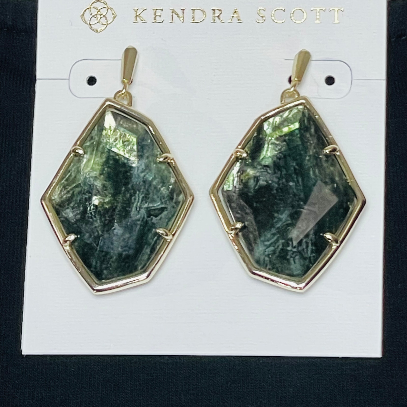 KENDRA SCOTT Women’s Green Tone Dunn Drop Faceted Earrings Gold Plated