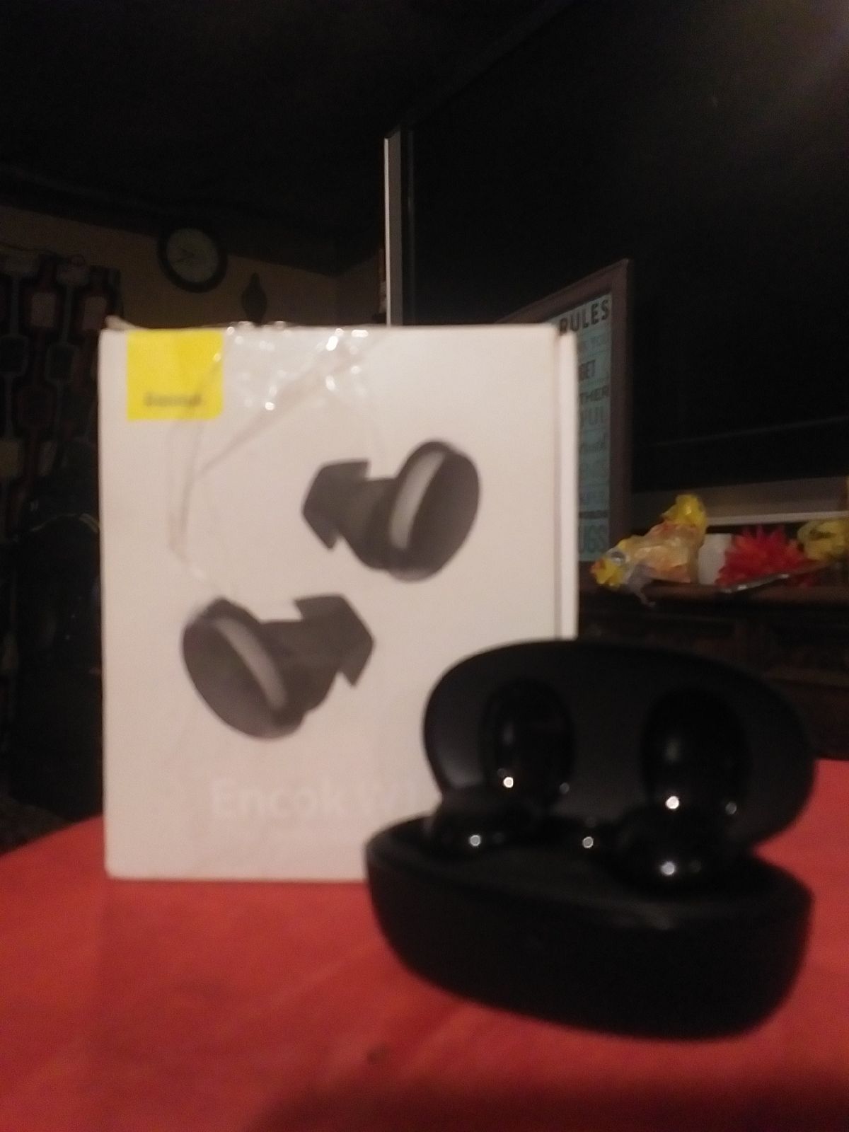 Bluetooth earbuds