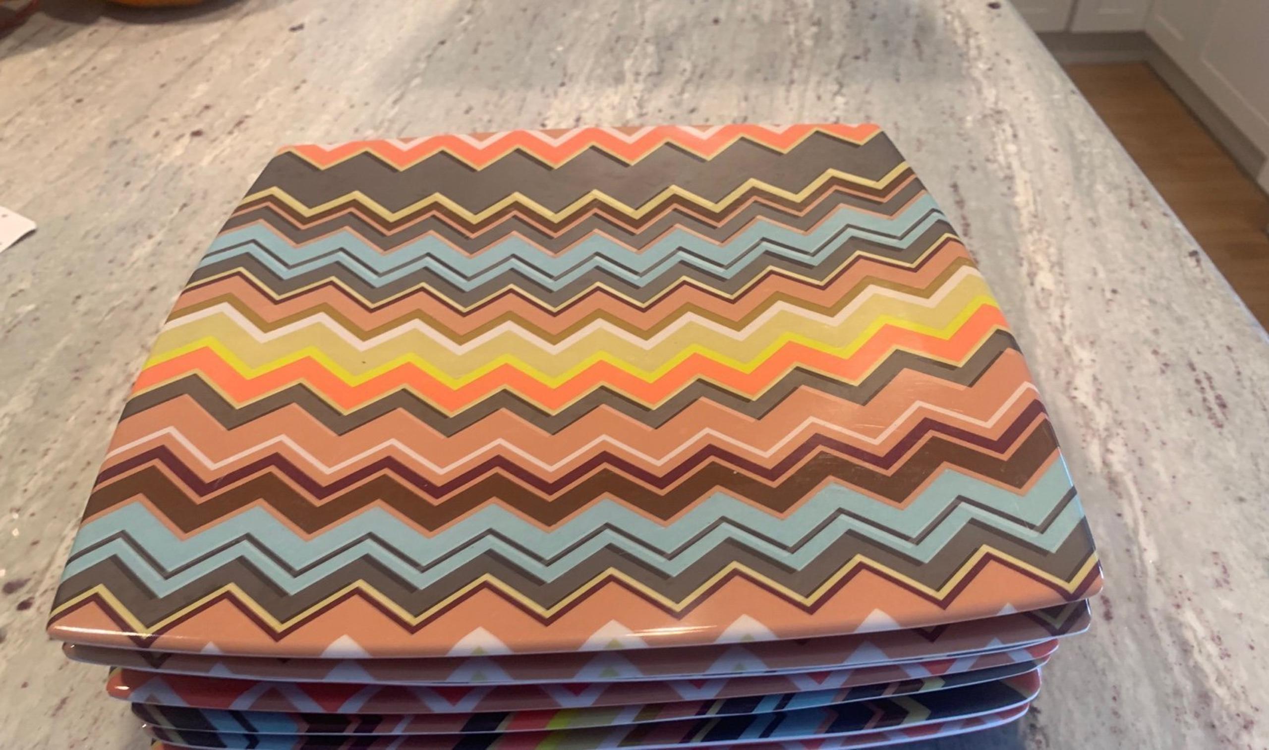 8 like new extra large plates (southwestern print)