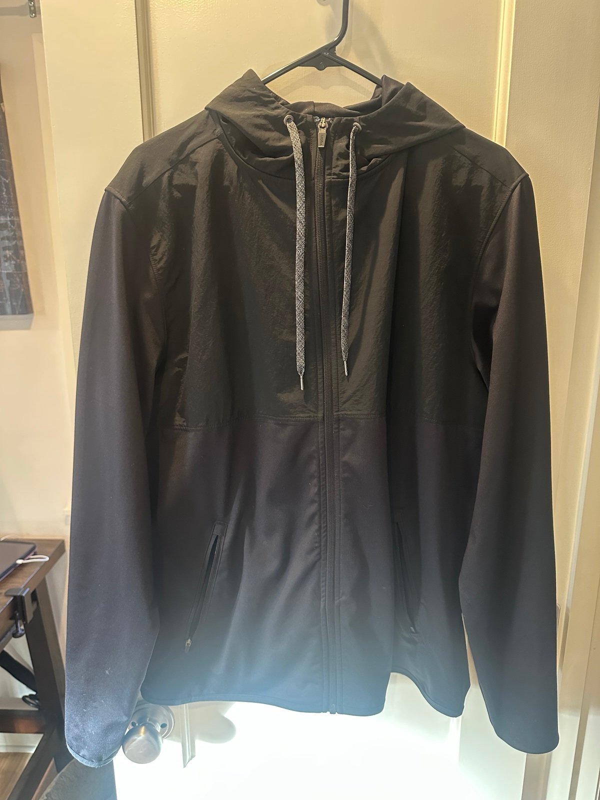 Vuori Sunday Element Jacket - Men’s Large - Black
