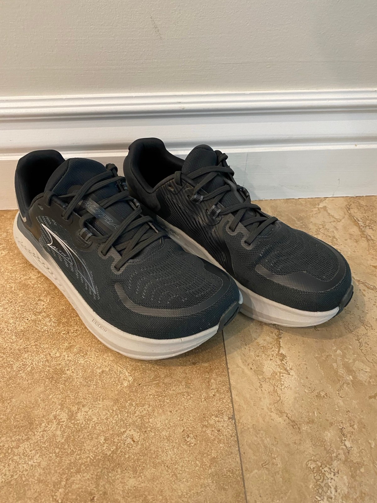Altra Paradigm 7 women size 8