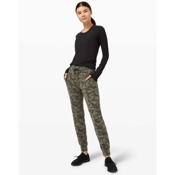 Lululemon Ready to Rulu Jogger 29"
Heritage Camo Dark Olive Green Twill Size 10