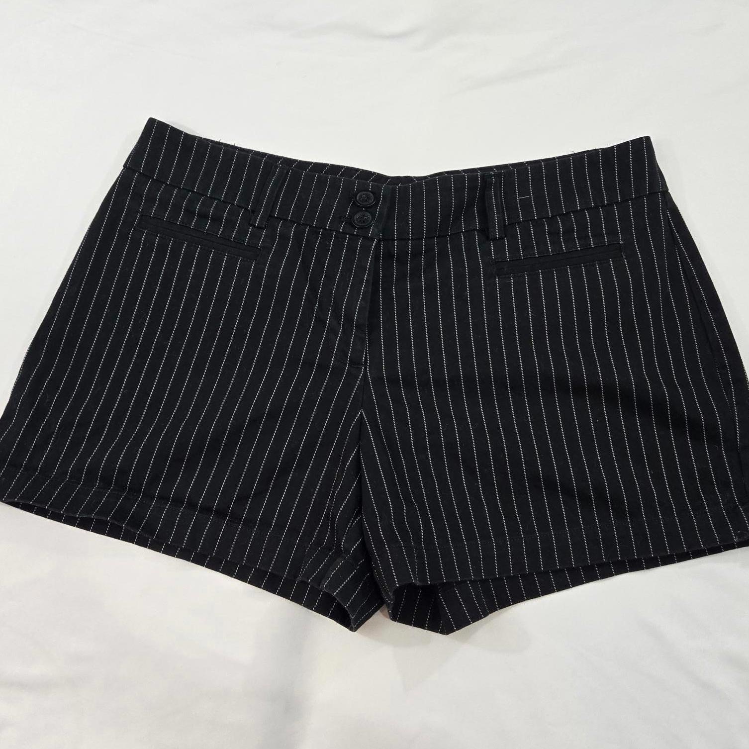 New York & Co Chic Black With White Pinstriped Shorts Womens Size 10