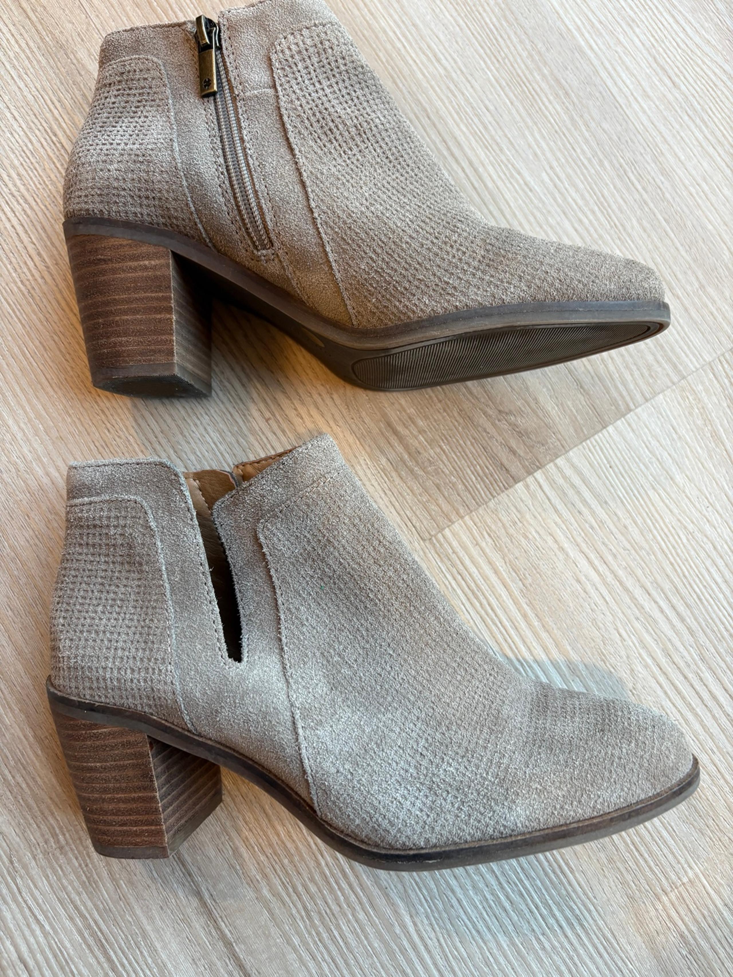 Women’s Lucky brand ankle boots