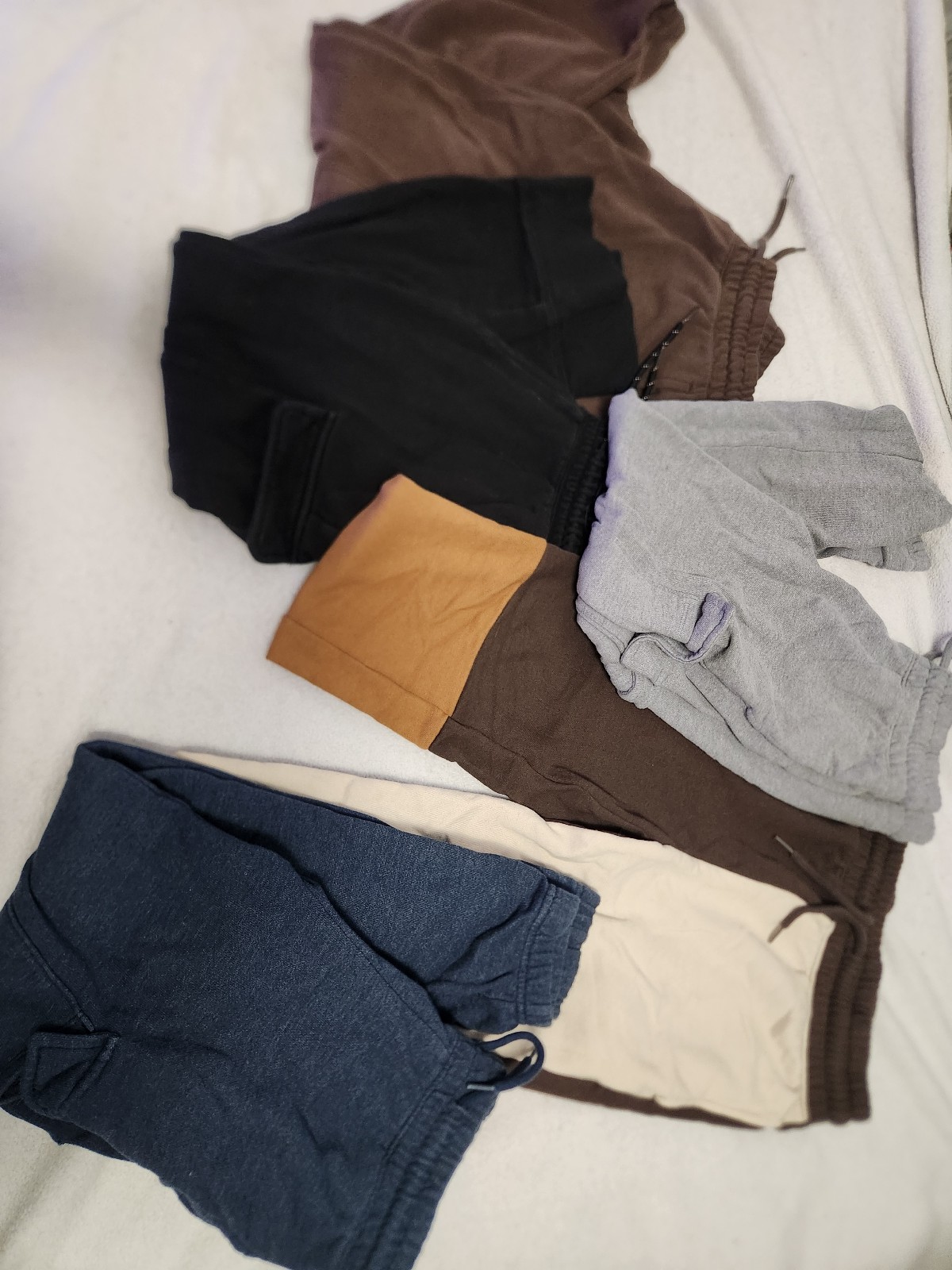 Selling 5 pairs of Youth sweatpants