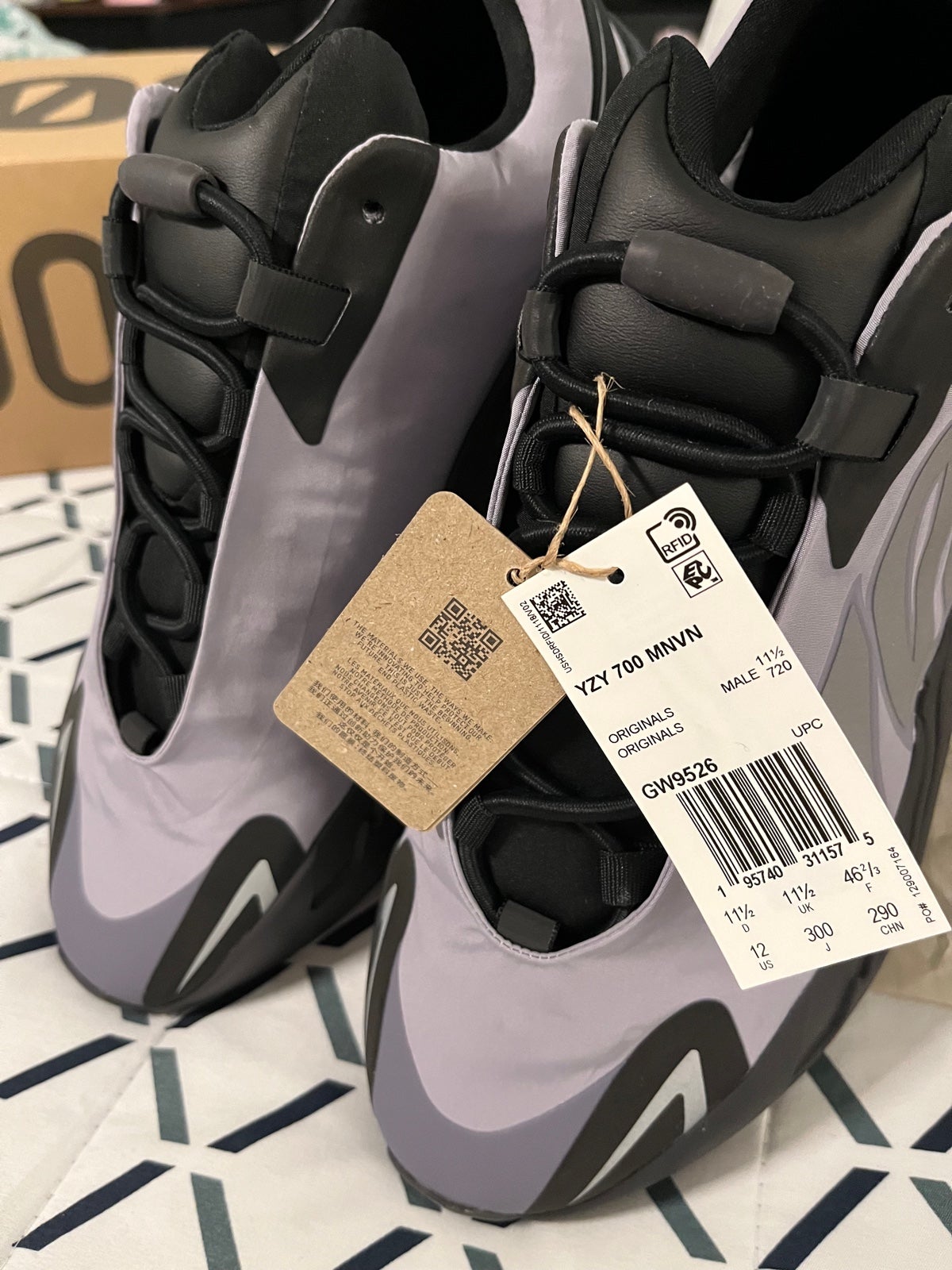 Yeezy Boost 700 MNVN Geode Size 12