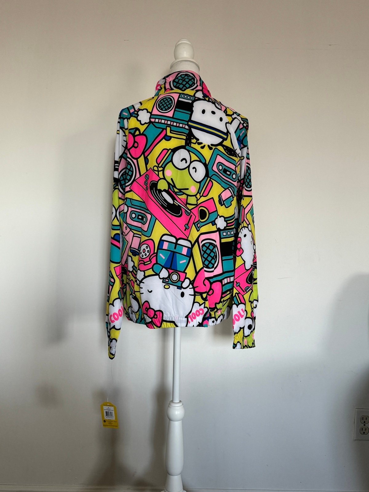 新作♪ズンバZumba X Hello Kitty&Friends Zip-Up Jacket-Multi Zumba X Hello Kitty & Friends Zip-Up Jacket - Multi Windbreaker