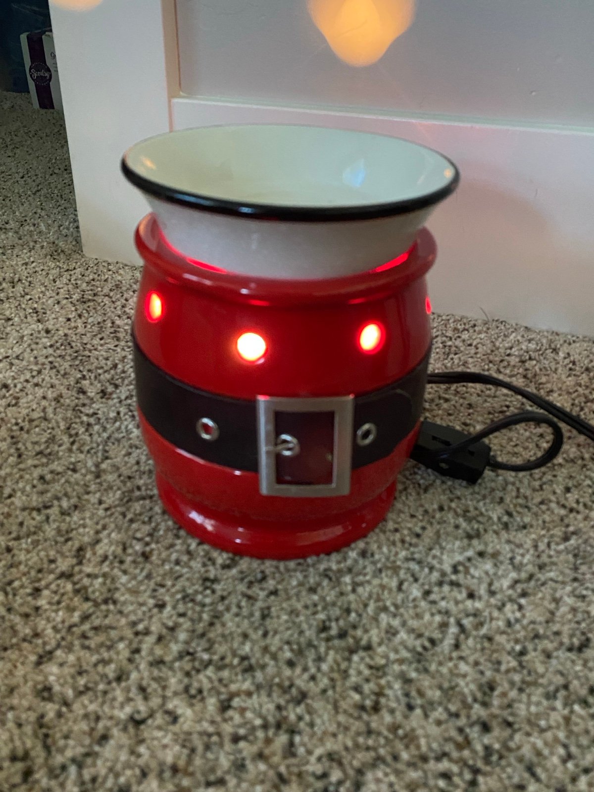 Retired full size Scentsy warmer jolly, excellent condition