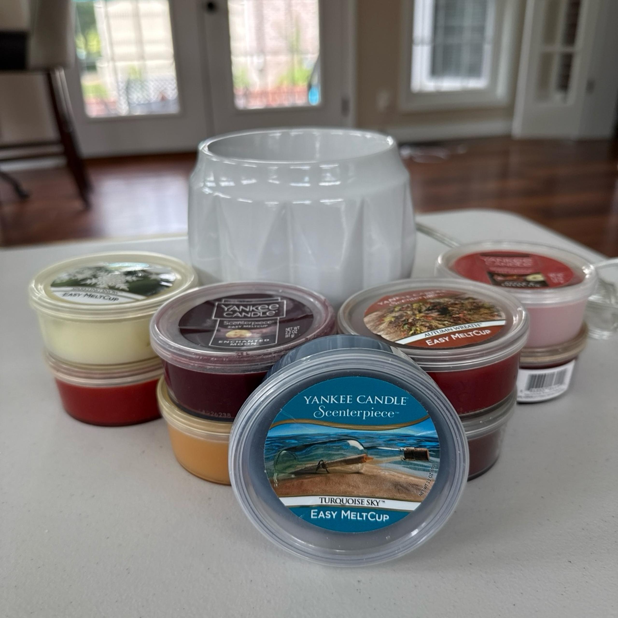 Yankee Candle MIA Scenterpiece Warmer & Meltcups Bundle