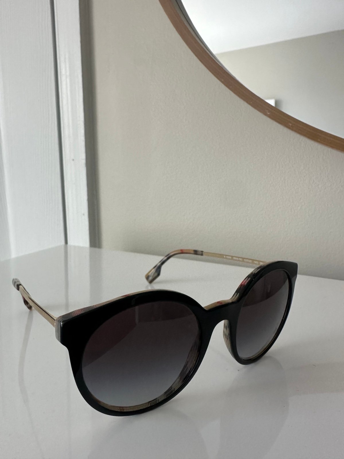 BURBERRY Cat-Eye Gradient Sunglasses