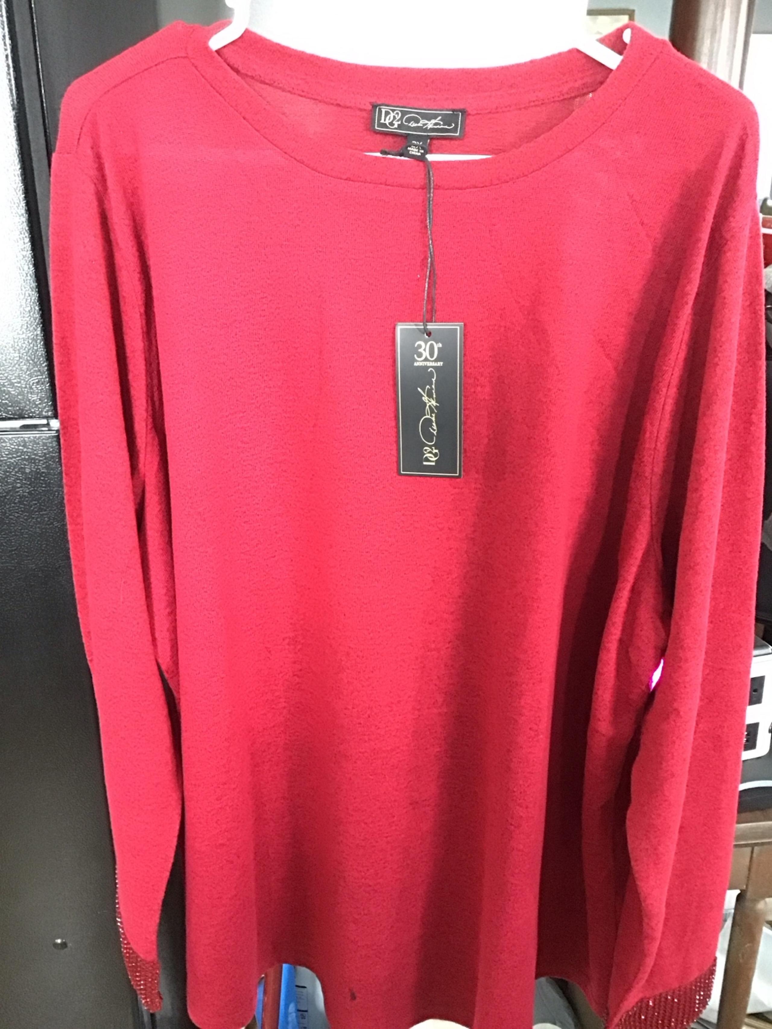 Diane Gilman 2x sweater with cuff detail, new with spot on bottom of front