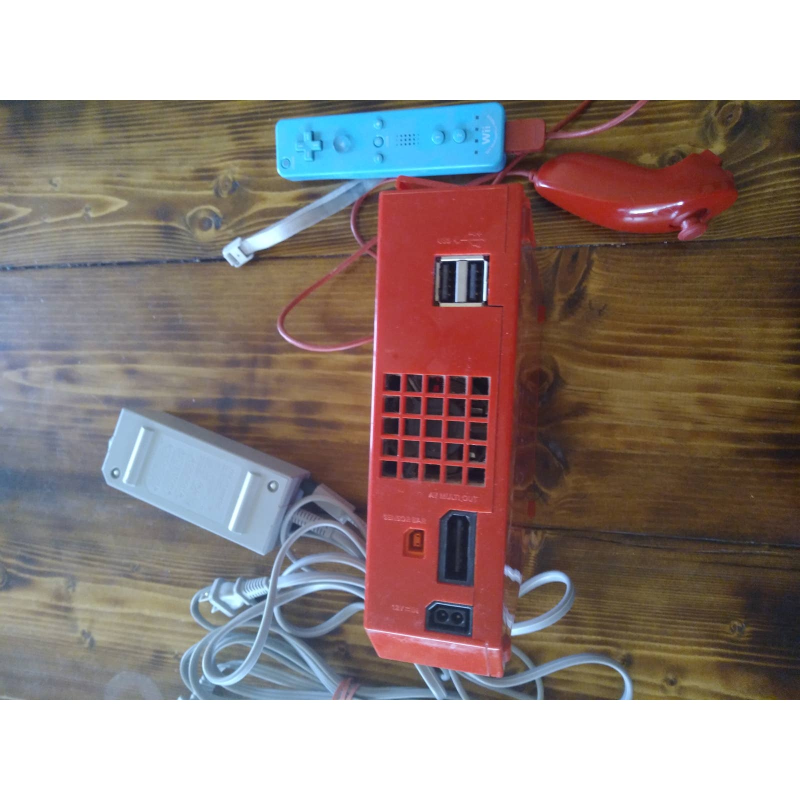 Nintendo Wii model RVL-001(USA) Red shops Console blue Wii mote Red nun chuck Tested