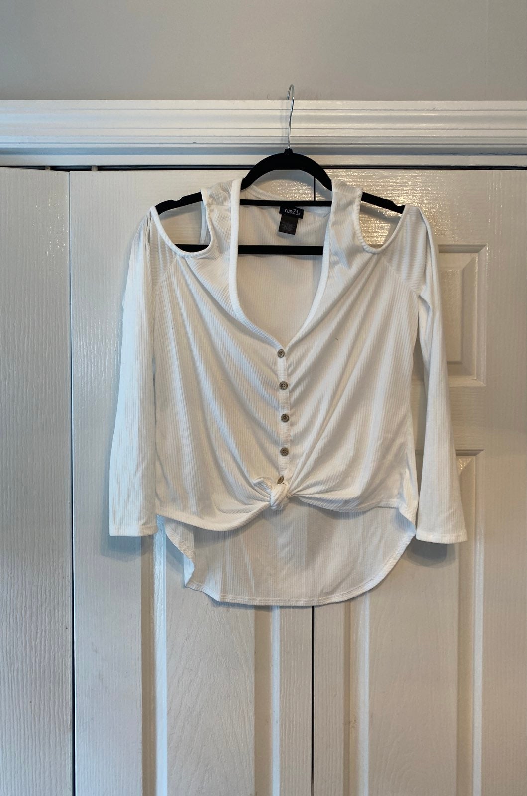 S,M #RLB Rue 21 Embroidered Cold Shoulder Long Sleeve Blouse