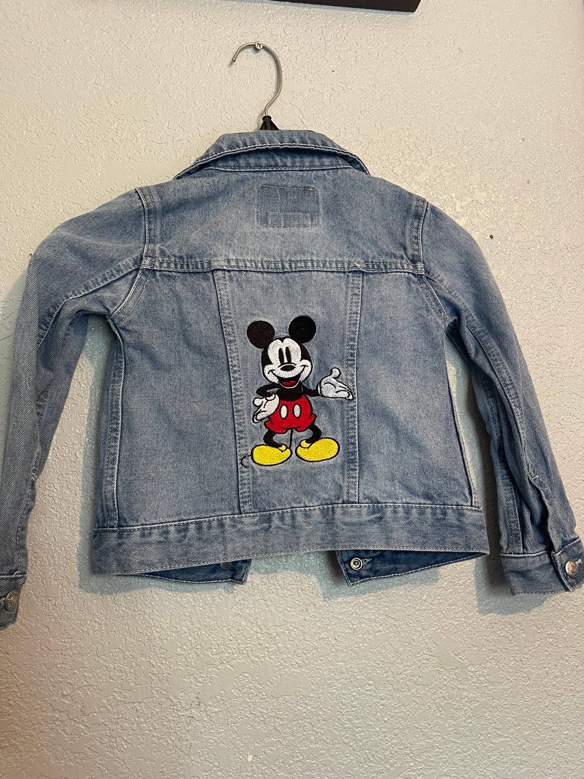 Boy’s/Kid’s Levi’s Strauss & Co. Denim Jean Jacket no size please look at pic.
