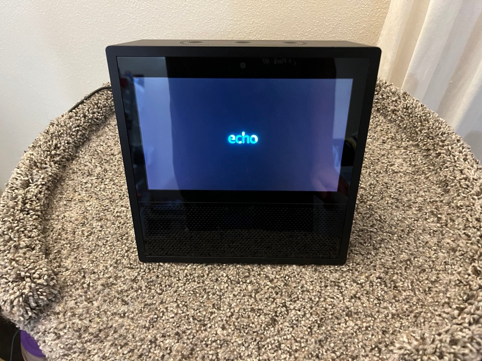 Amazon Echo Show 1st Gen in Black MW46WB