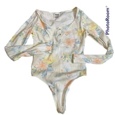 VICTORIAS SECRET PINK Ribbed Floral Snap Button Longsleeve Bodysuit Small White