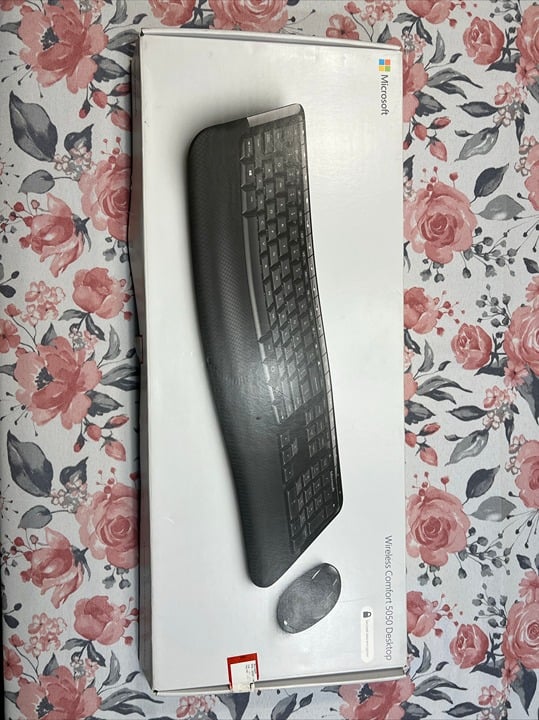Microsoft Wireless Comfort 5050 Desktop (Mouse / Keyboard) Set