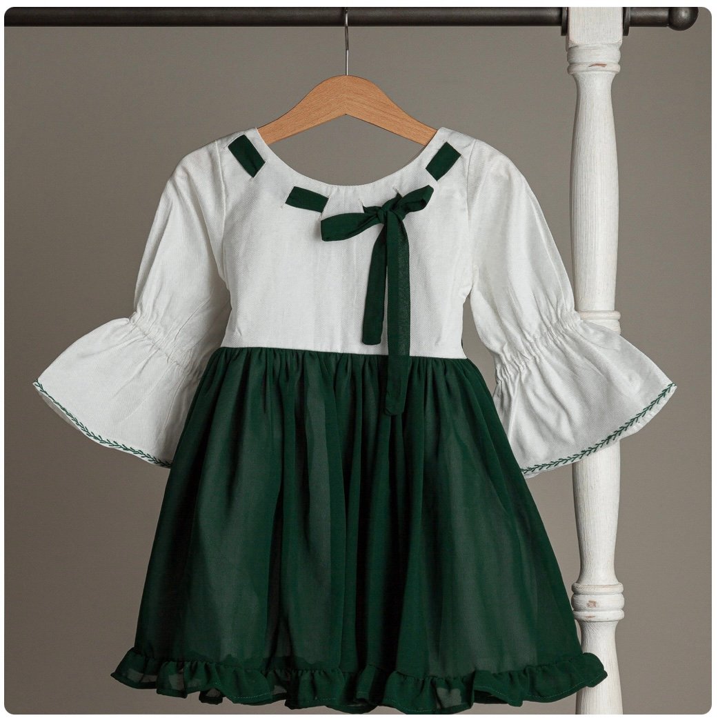 NWT Well Dressed Wolf Green Garland Dress Size 5