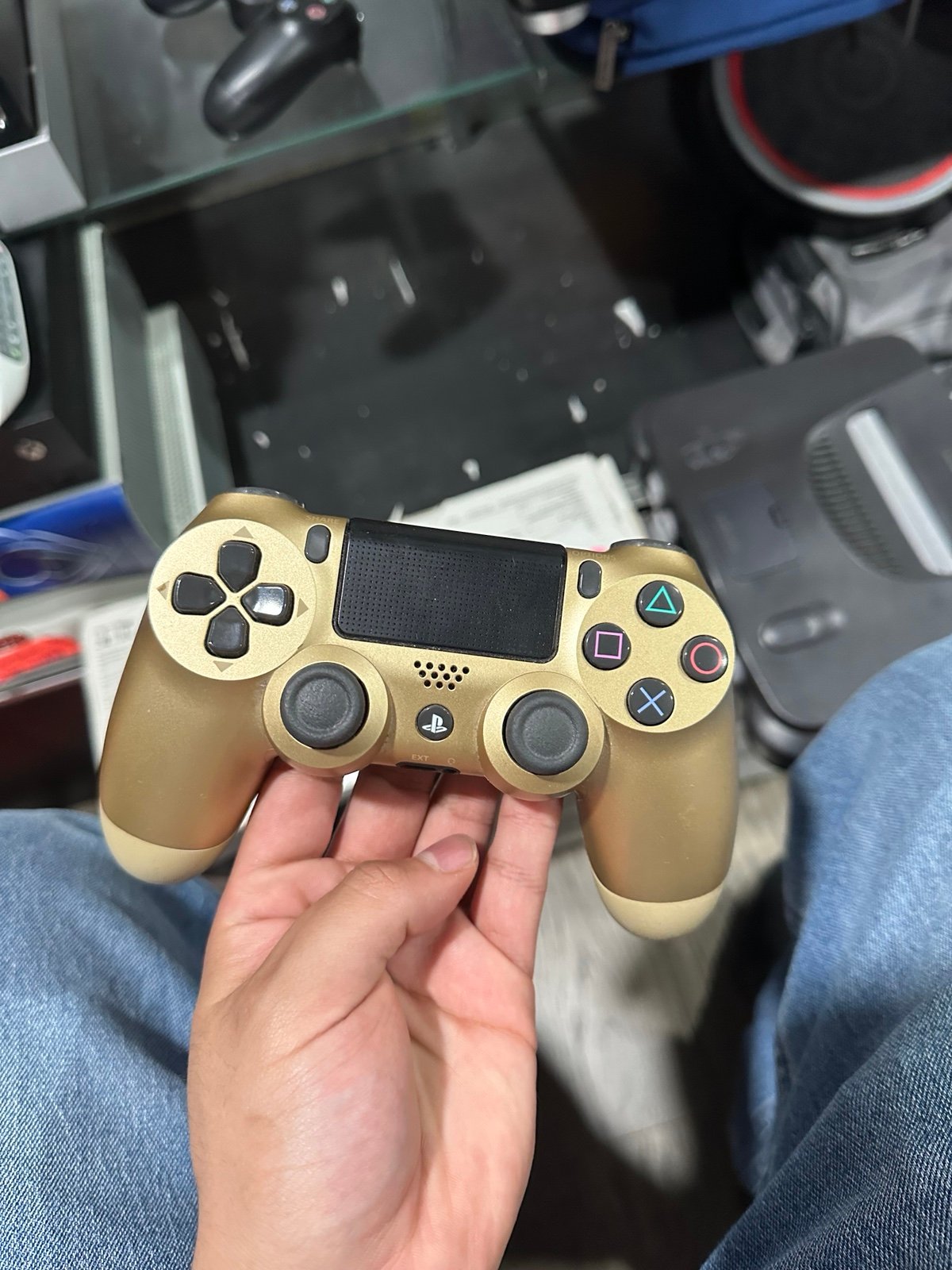 DualShock 4 Wireless Controller in Gold