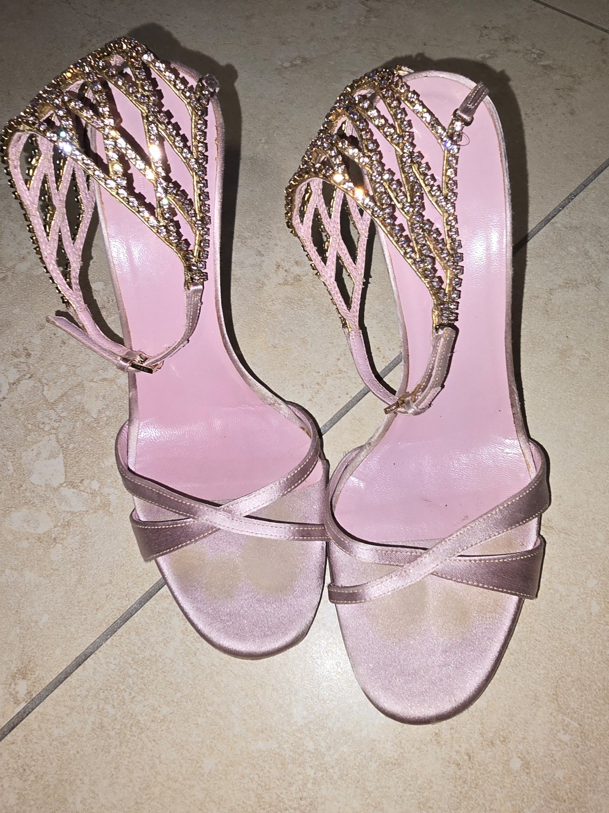 Gucci PINK SATIN RHINTONES HEELS Sz 36C (6)