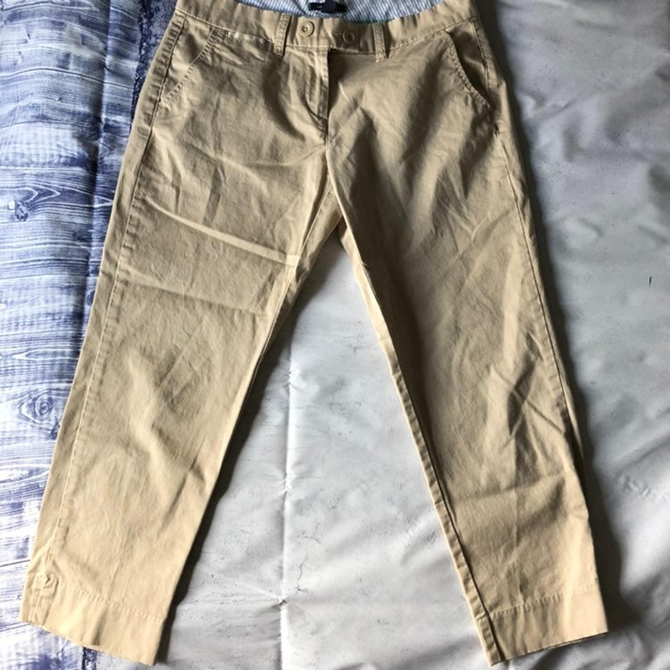 Tommy Hilfiger Tan Capri Stretch Pants