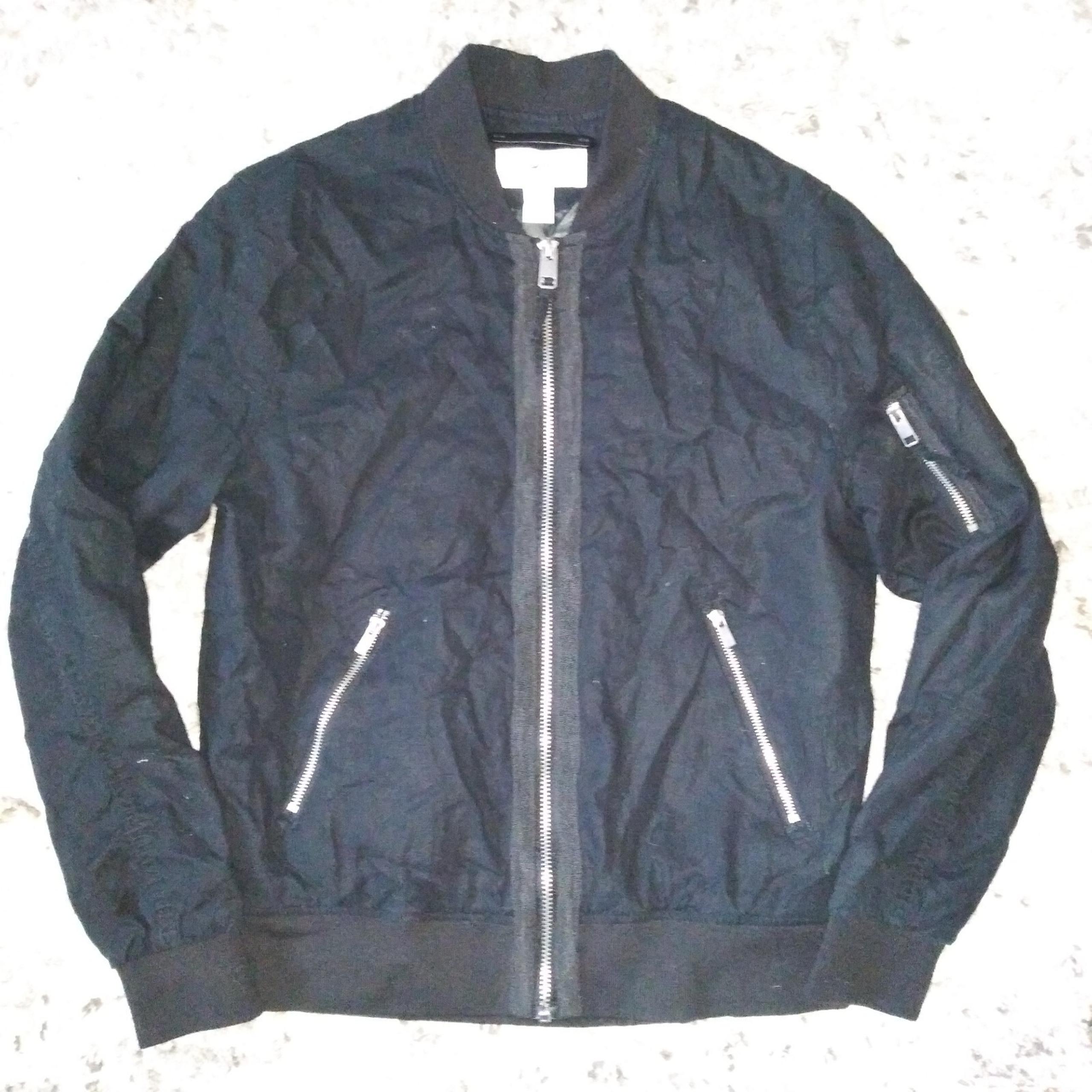 H&M Full Zip Black Bomber Jacket Men's Size 40R, EUC 50 R Classic