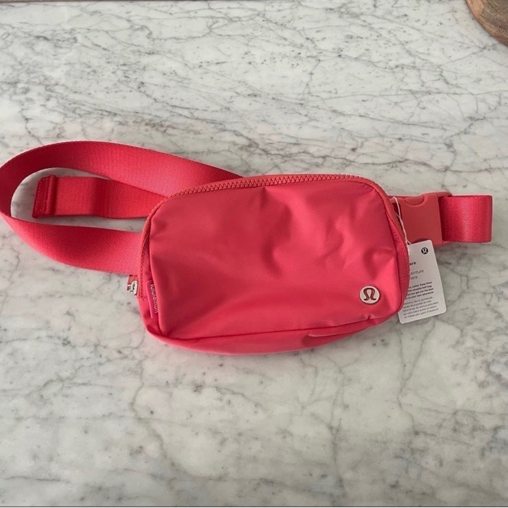 Lululemon Everywhere Belt Bag Pale Raspberry