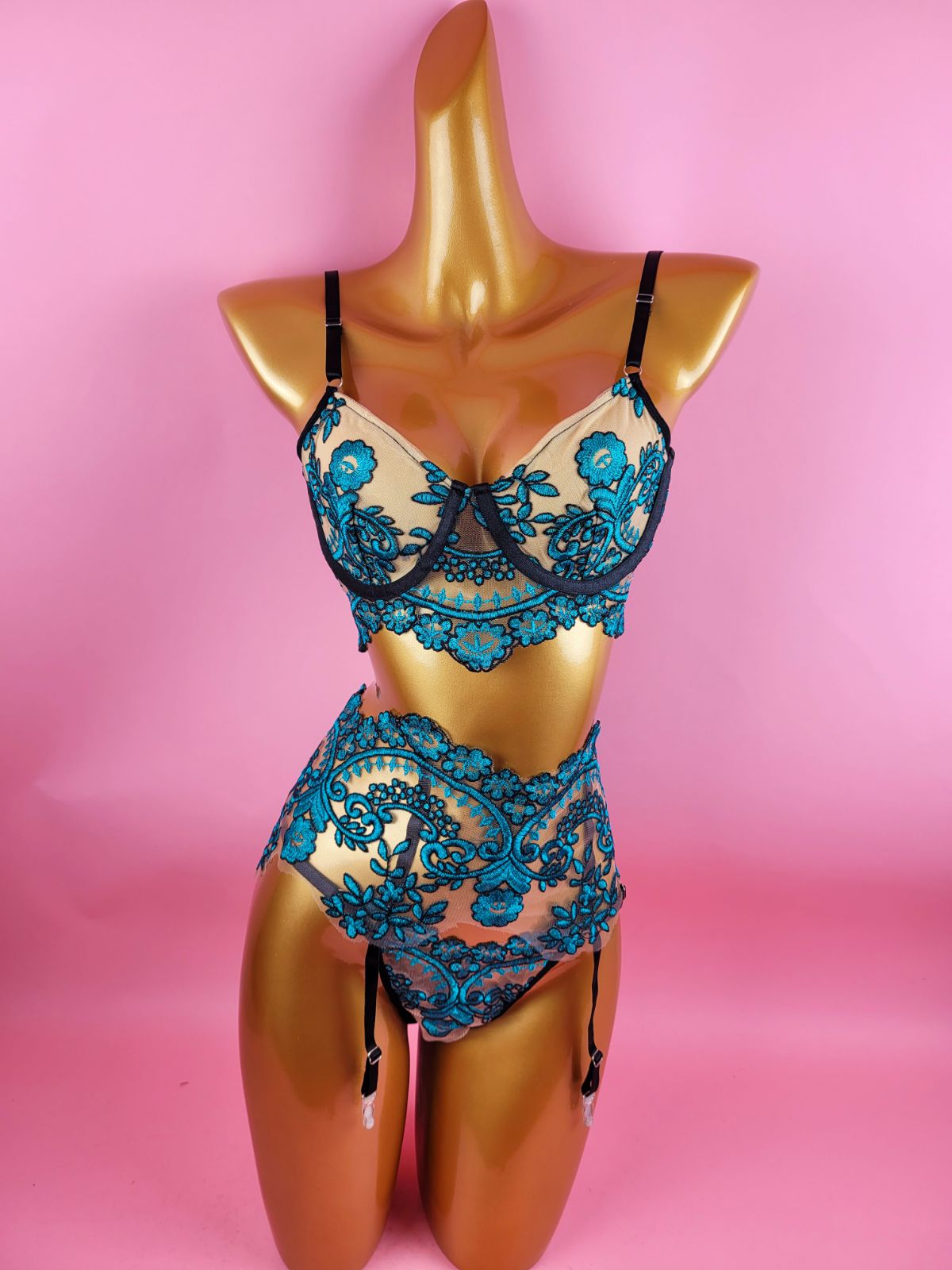Embroidered Mesh Underwire Garter Set