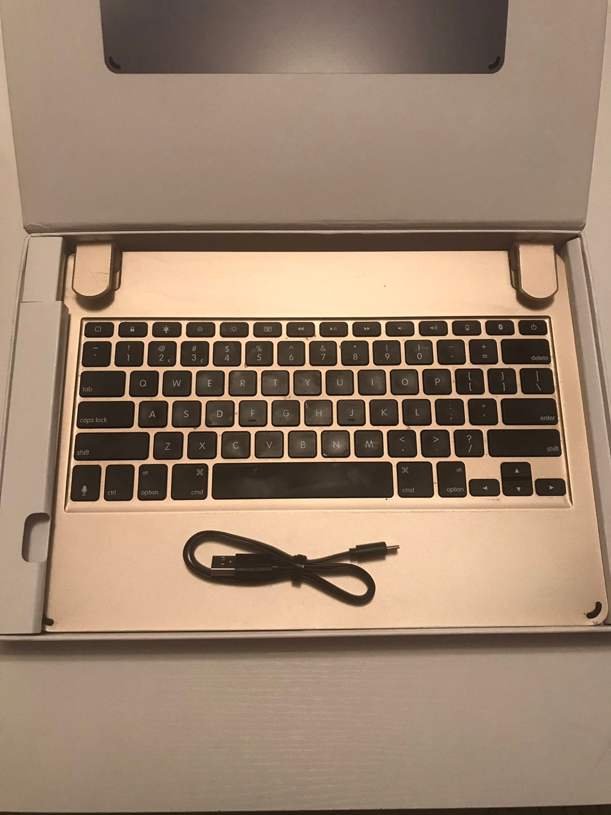 Rose BRYDGE wirless keyboard for IPad Pr