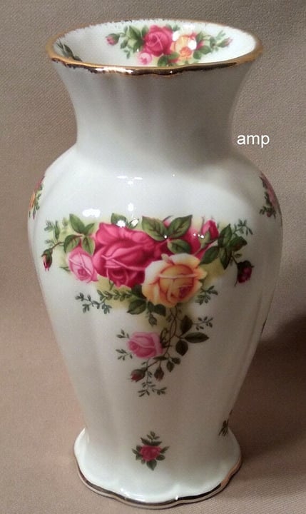 Royal Albert Old Country Roses Montrose Vase (7 ) New With Sticker