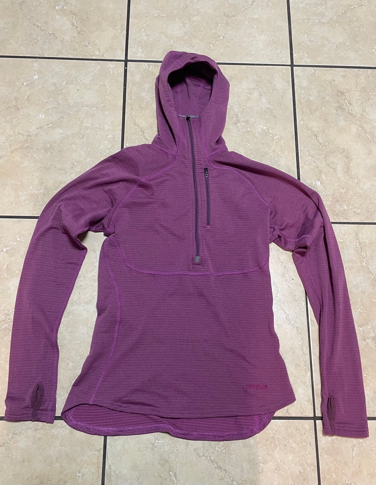 Patagonia M Regulator Pullover Women's XS Purple Half Zip Lightweight Outerwear
