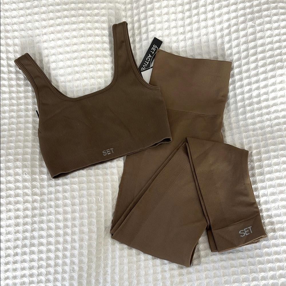 SET ACTIVE 2 Piece Set - Box Cut Sports Bra and Sculptflex Leggings Size S