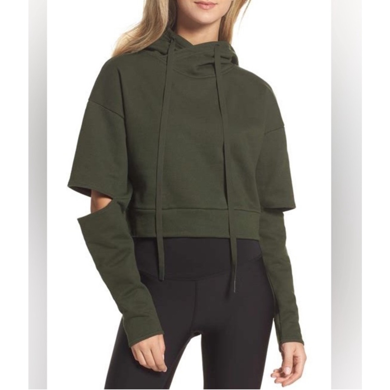 ALO YOGA Peak Elbow Cut Out Long Sleeve Cropped Sweatshirt in Hunter Green - M
