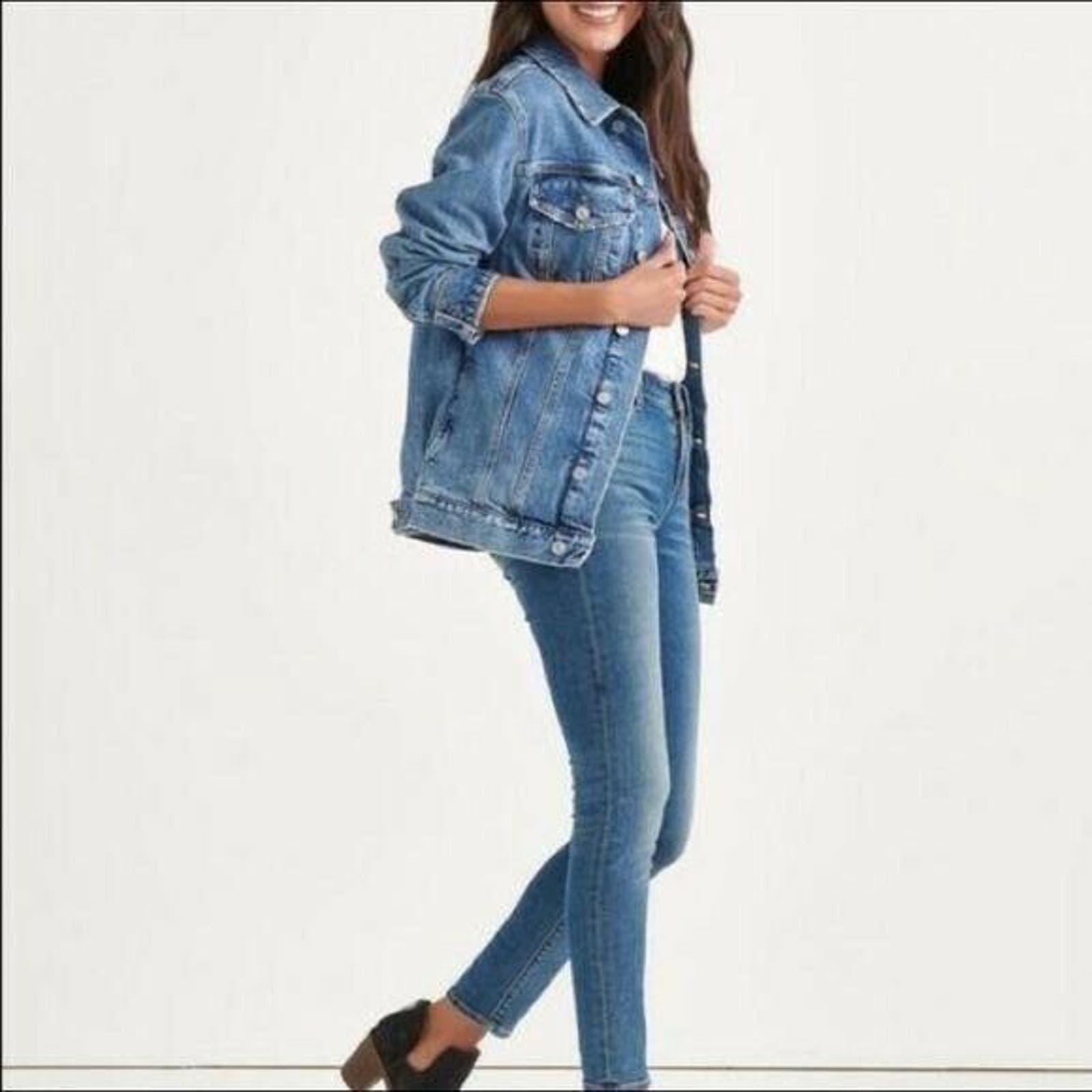Lucky Brand Women's Jean Denim Truck Jacket Size XS Ripped Pockets Long Sleeve