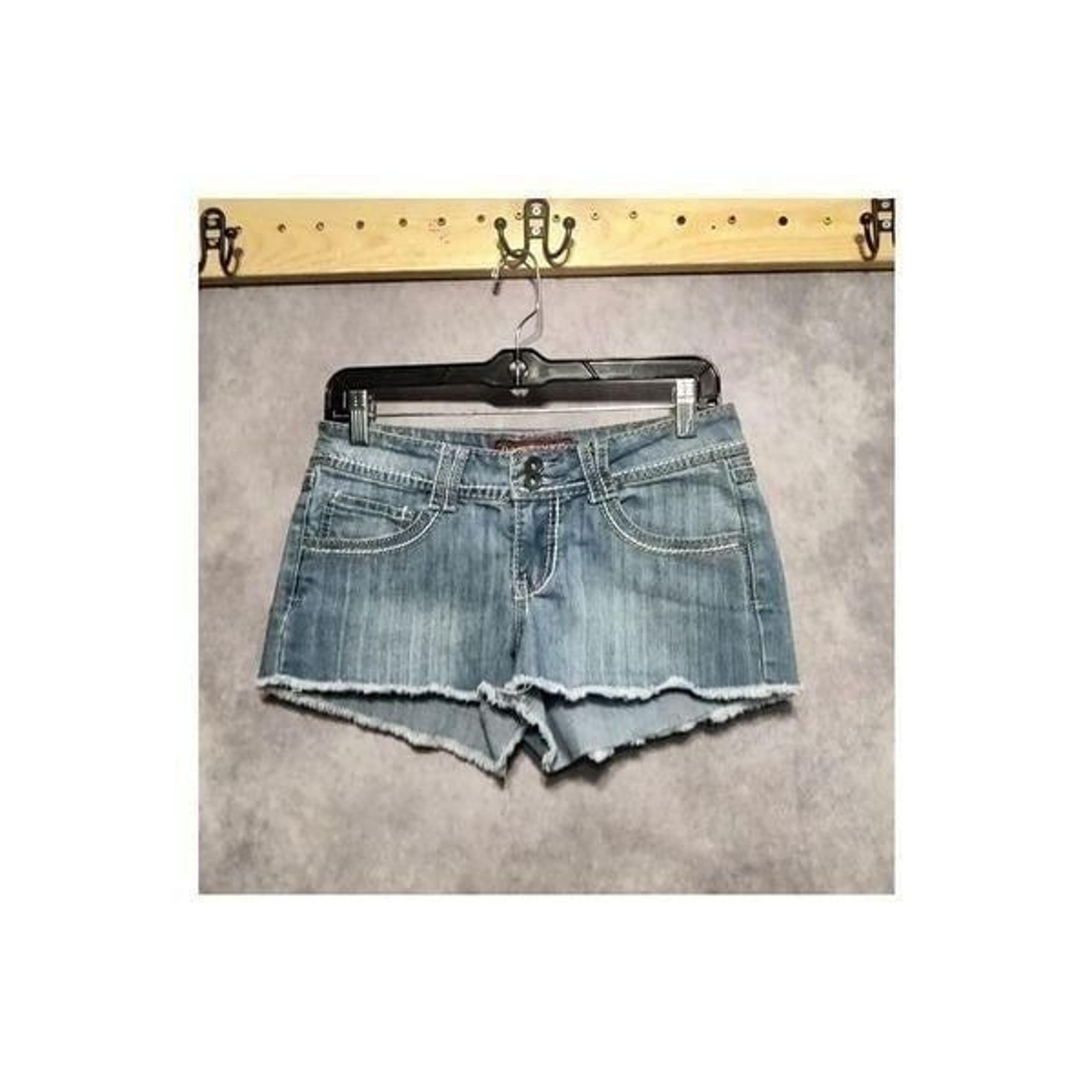 Red Rivet denim shorts size 7