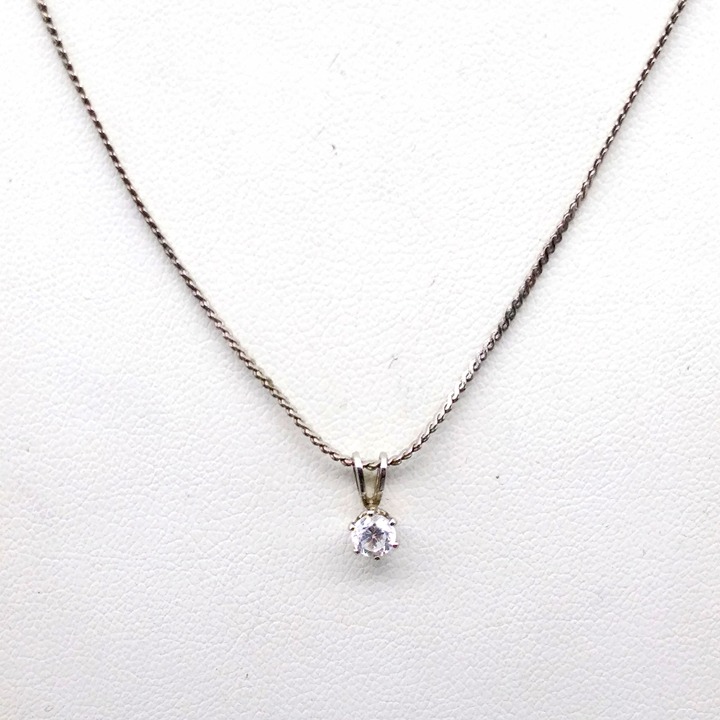 Vintage CZ Solitaire Classic Pendant Necklace on Delicate Silver Tone Chain