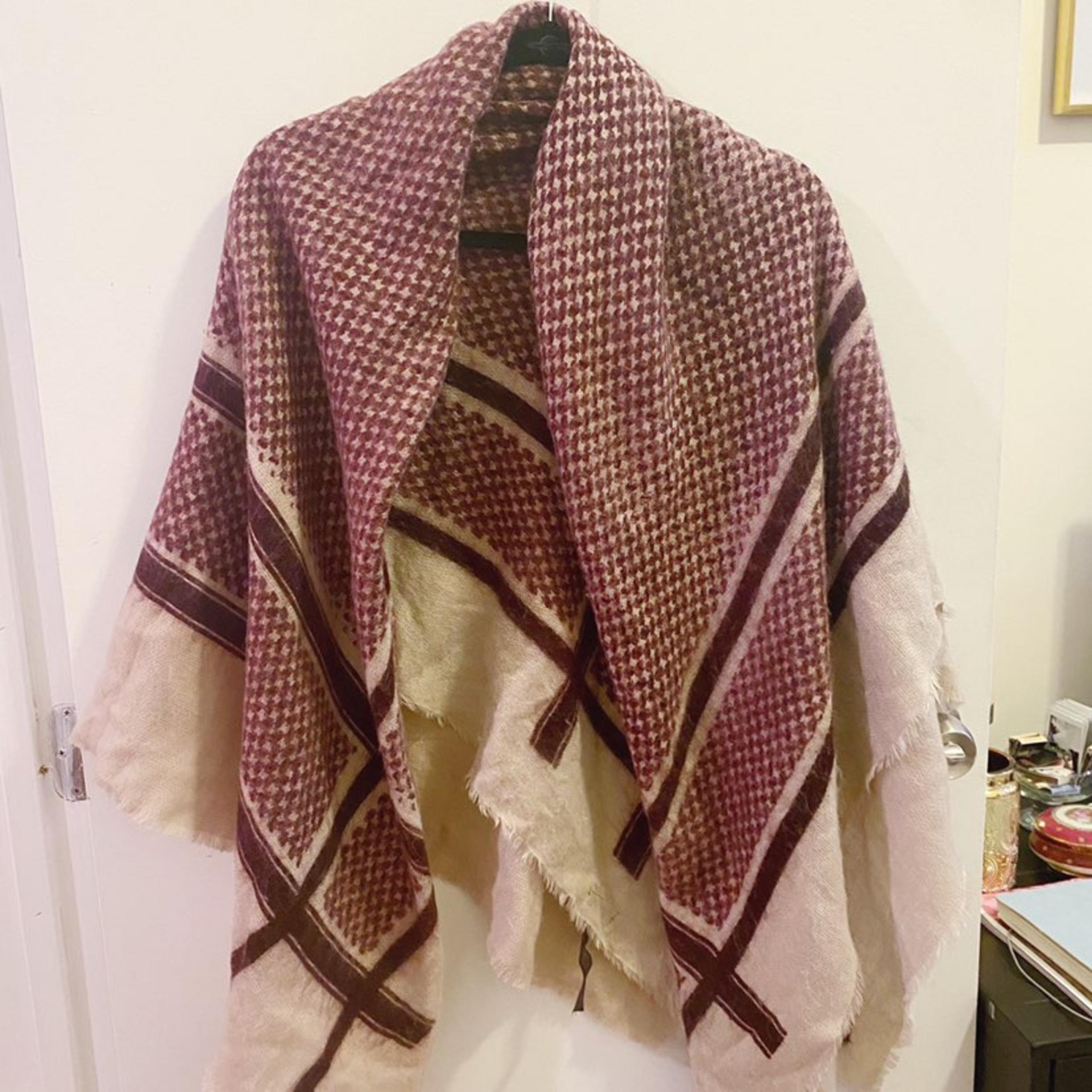 EUC Zara blanket scarf