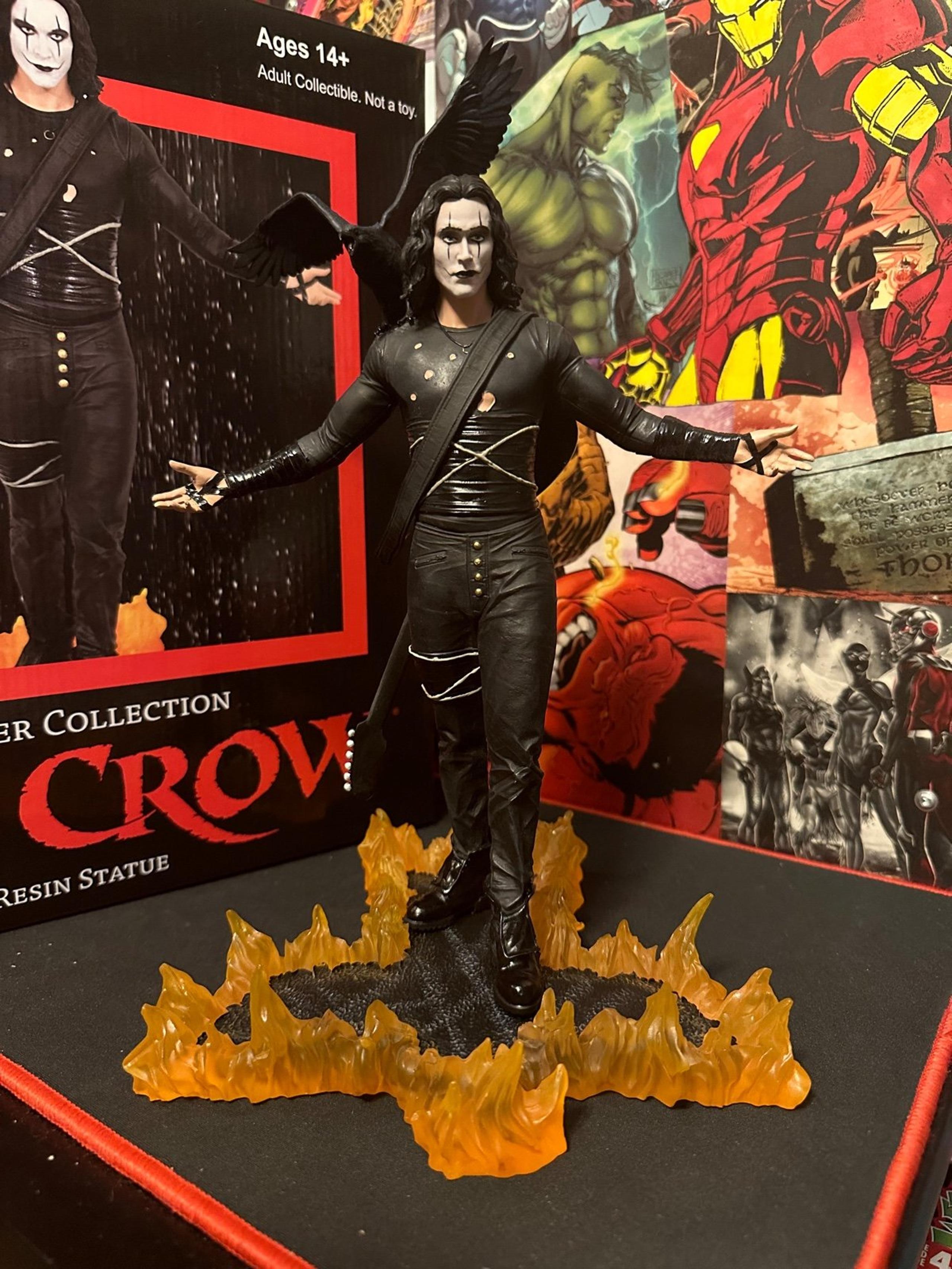 Diamond Premier Statue - The Crow