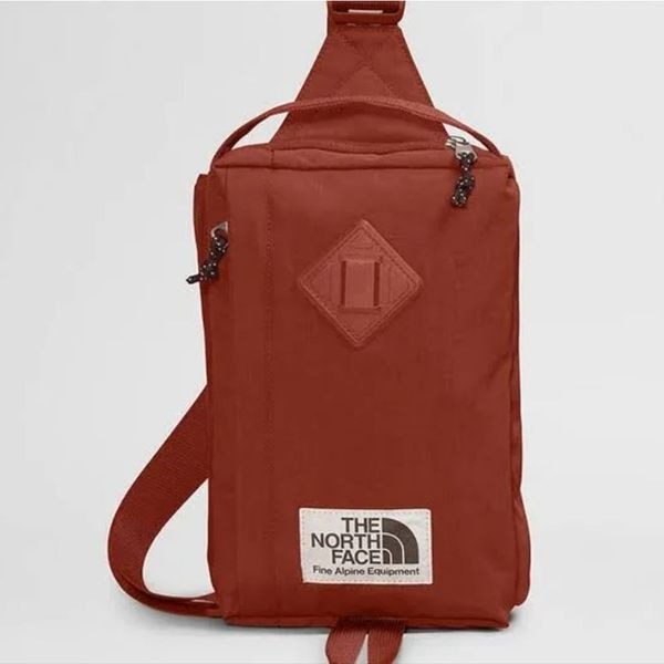 The North Face Berkeley Field Bag- Brandy Brown/Coal Brown
