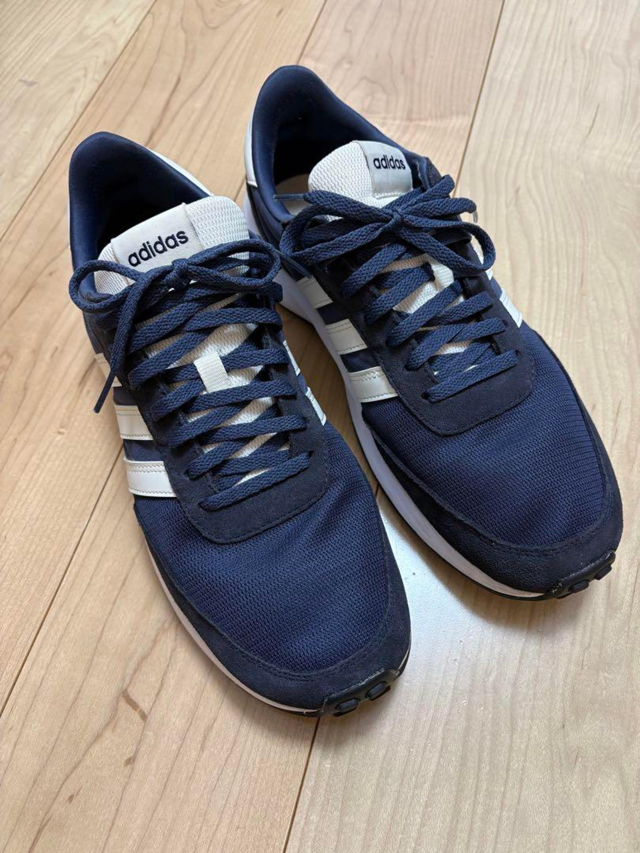 【adidas】Sneakers