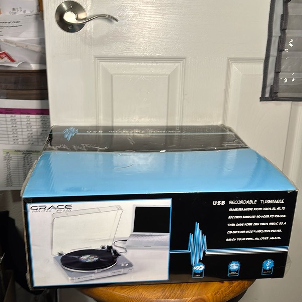 Grace Digital Audio USB Recordable Turntable NWT