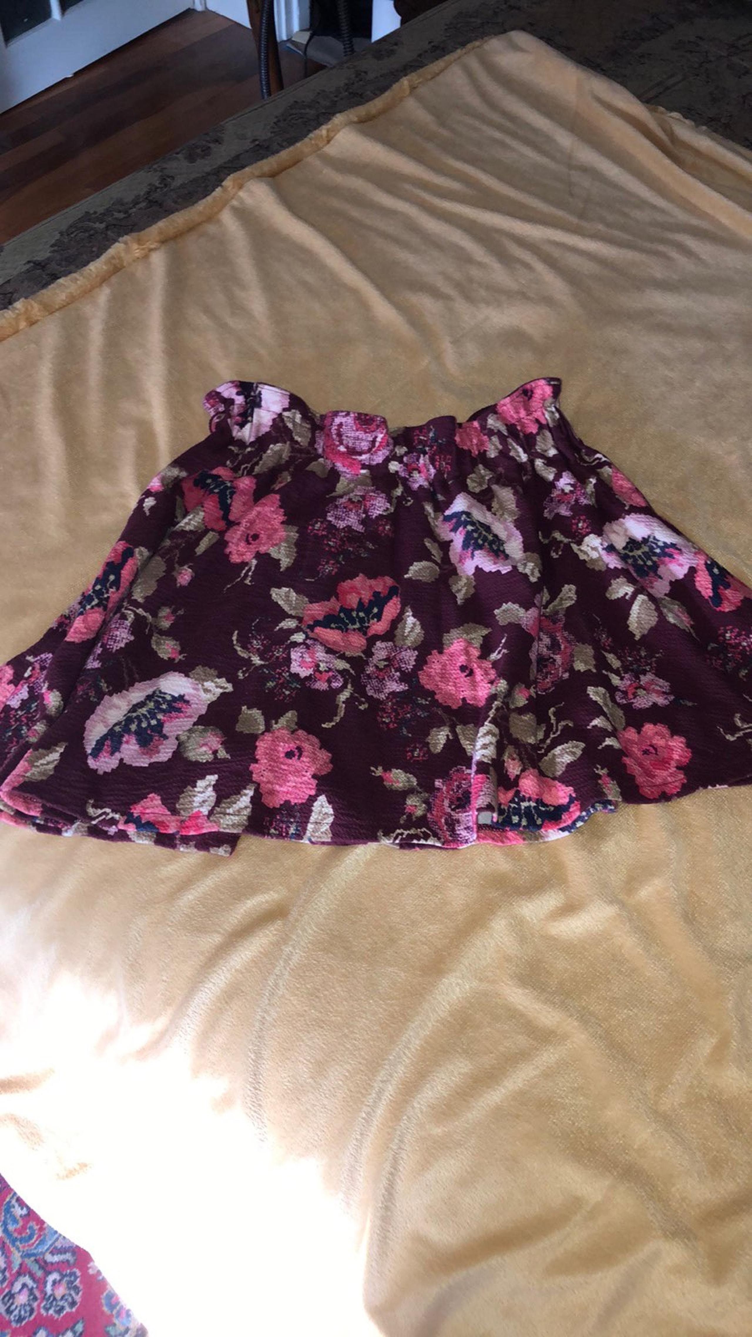 LC Lauren Conrad Flowered mini skirt