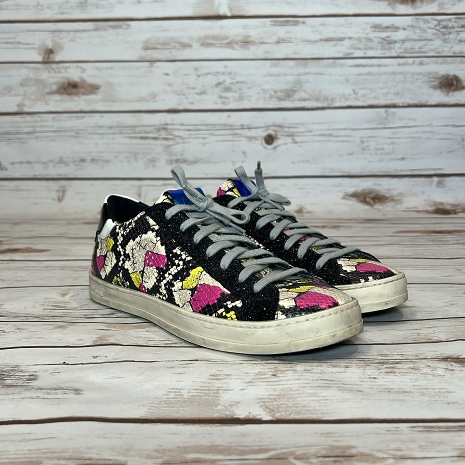 P448 S21 John-W Sneaker Snakeskin Print and Glitter