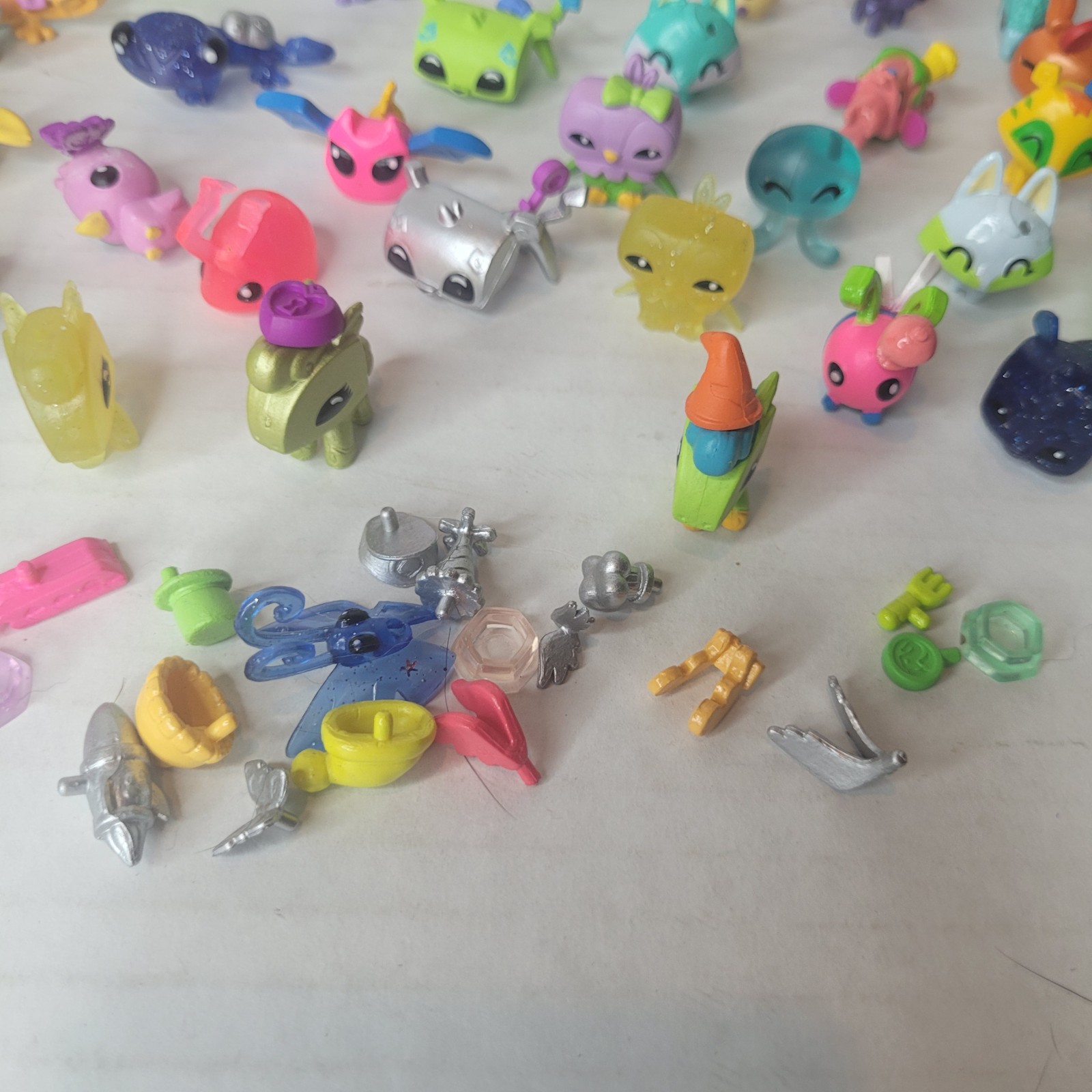 Animal Jam Adoptable Pets with Accessories - detail