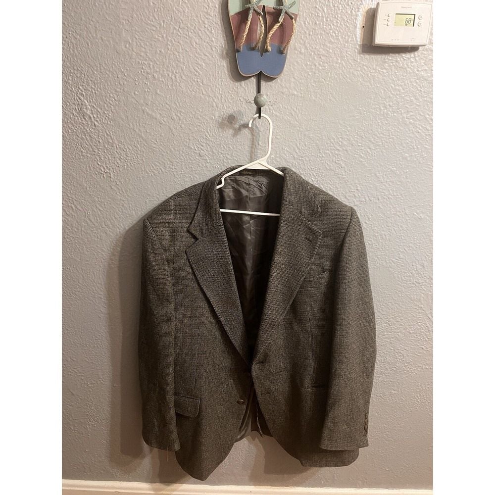 Executive Collection Mens 46L Gray Herringbone Wool Blend 2 Button Sport