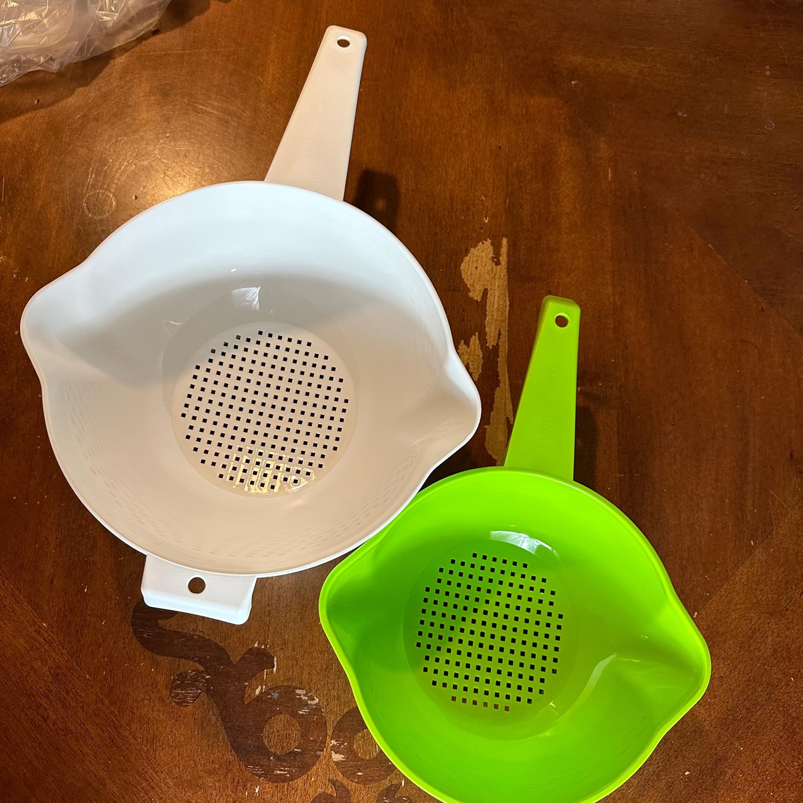 Tupperware Strainer Set