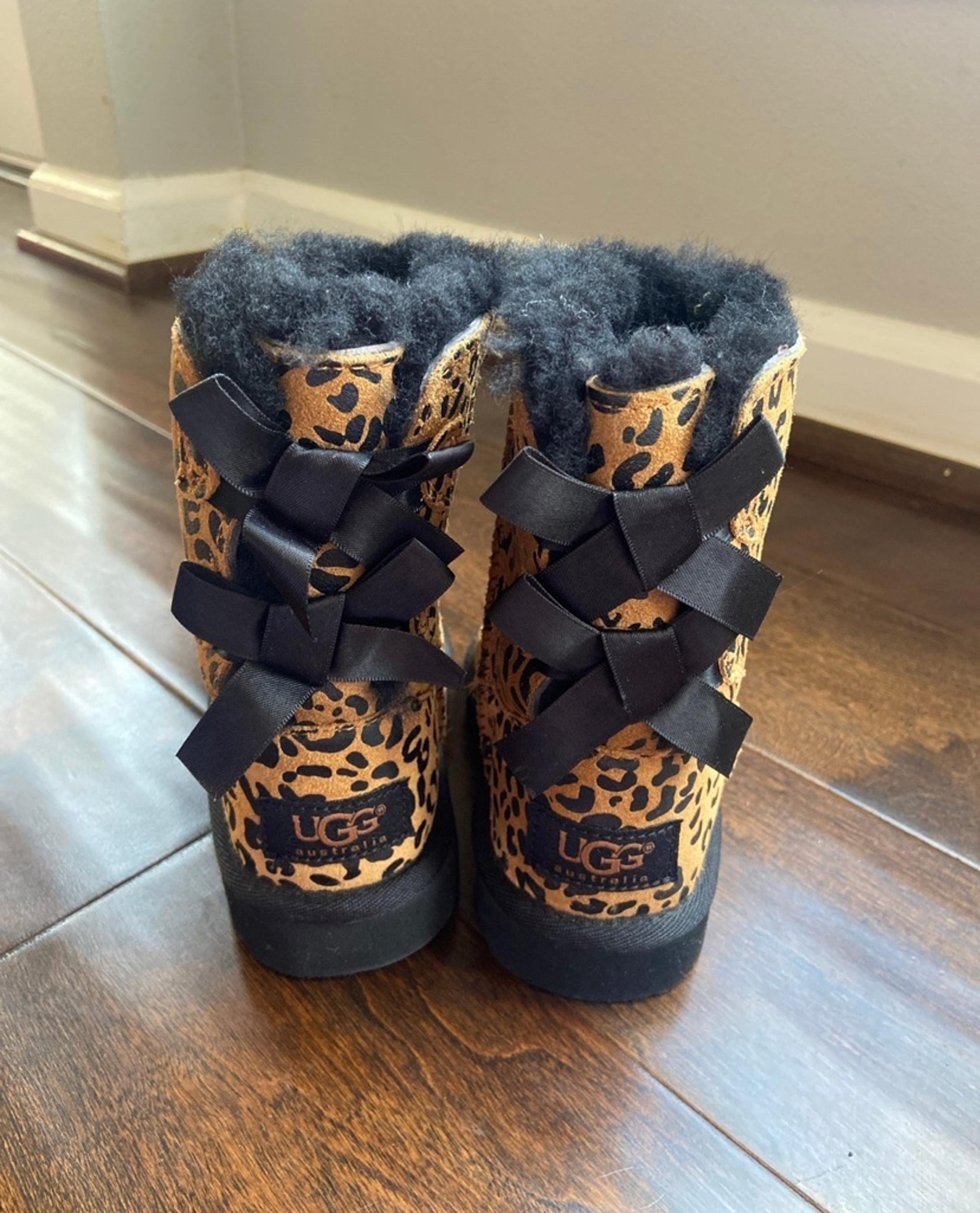 UGG Australia Toddler Girl Bailey Bow Leopard Boot Chestnut Black size 8