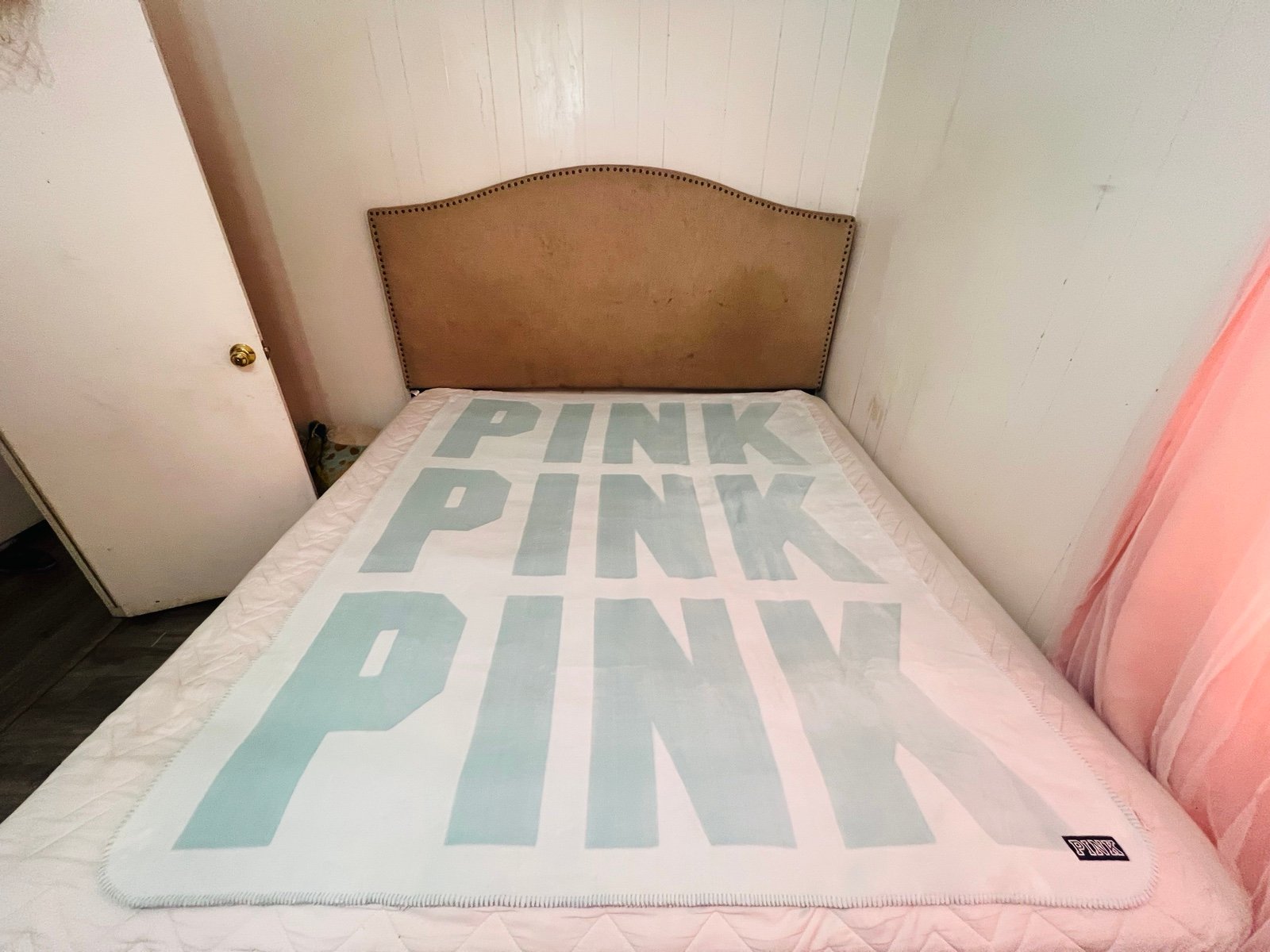 vs PINK sherpa blanket rare
