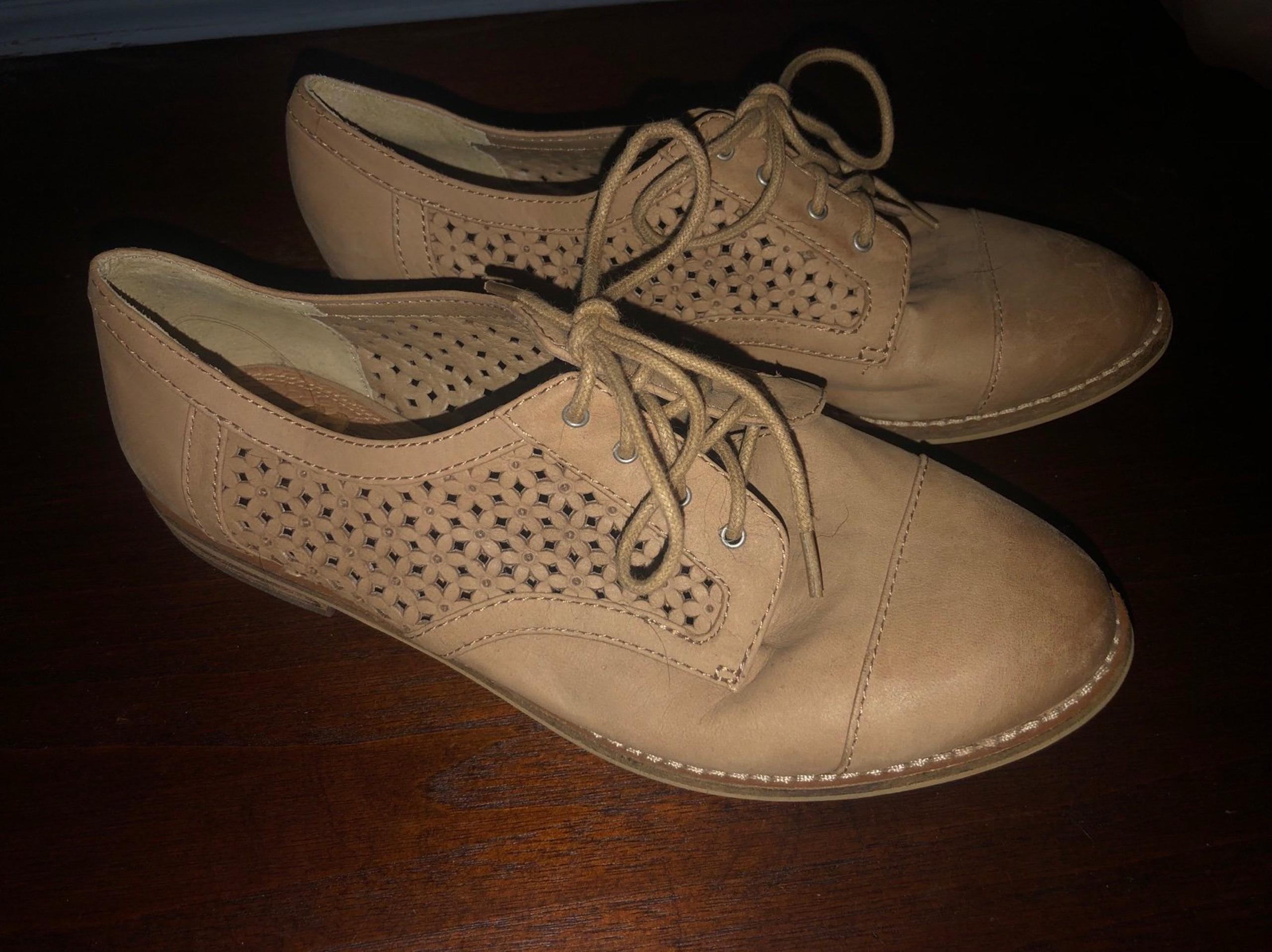 GIANNI BINI Oxfords Casual Work Shoes Sz. 6.5 M  Women’s Light Brown Leather